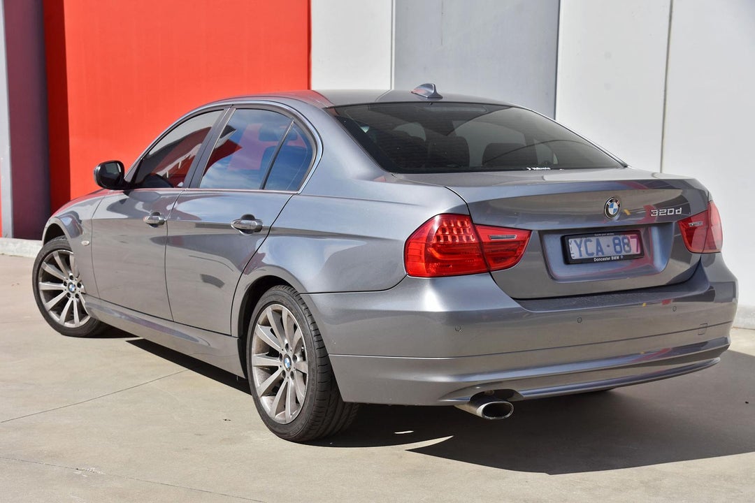 2010 BMW 3 Series 20d Lifestyle, Automatic, 40713 km, Photo 4