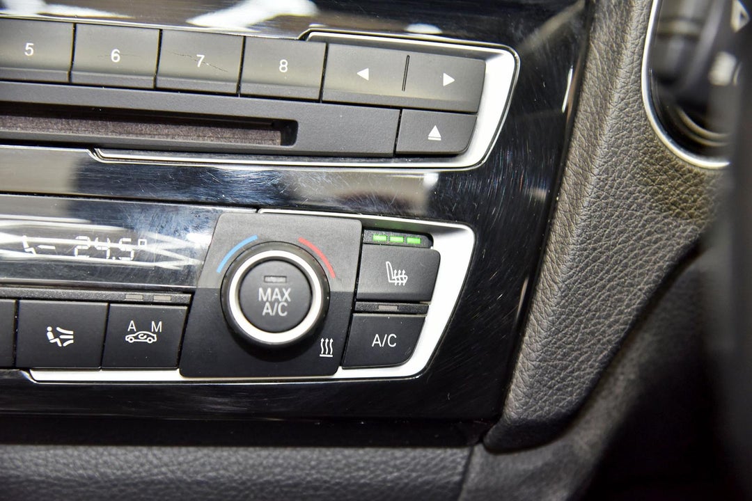 2015 BMW 220i M Sport, Automatic, 98000 km, Photo 17