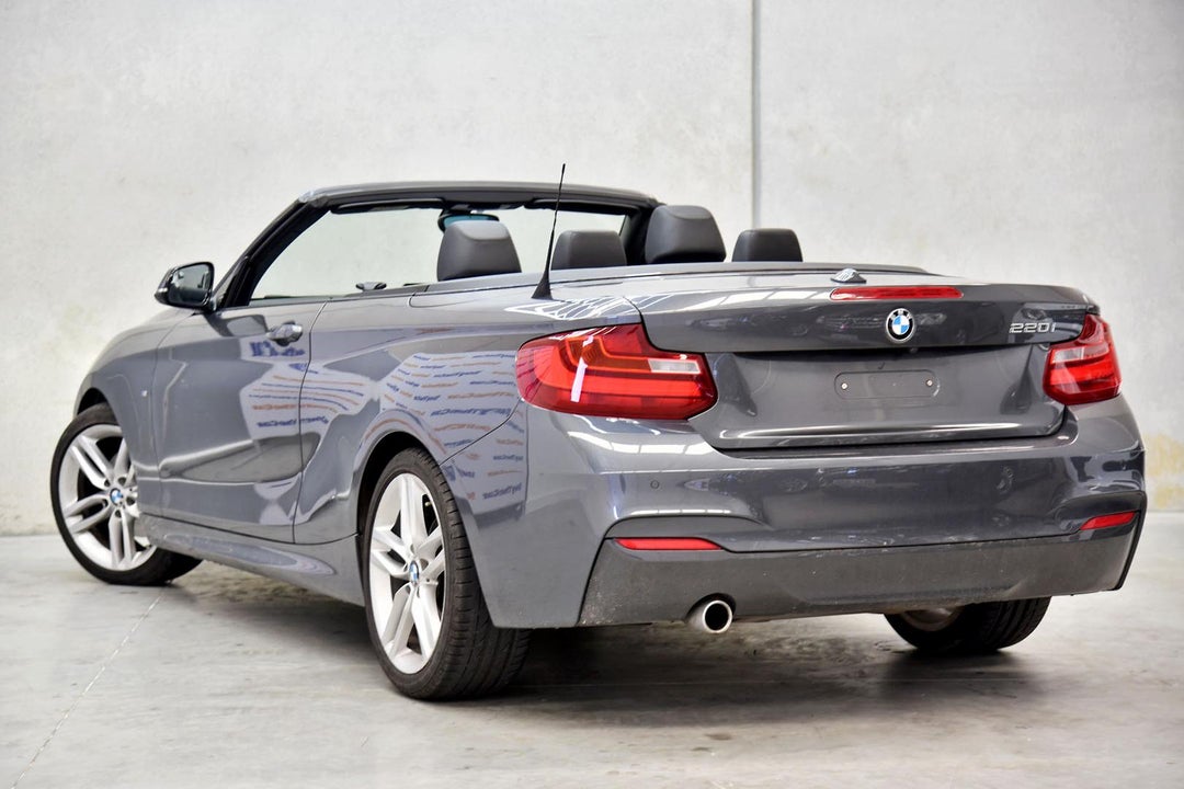 2015 BMW 220i M Sport, Automatic, 98000 km, Photo 4