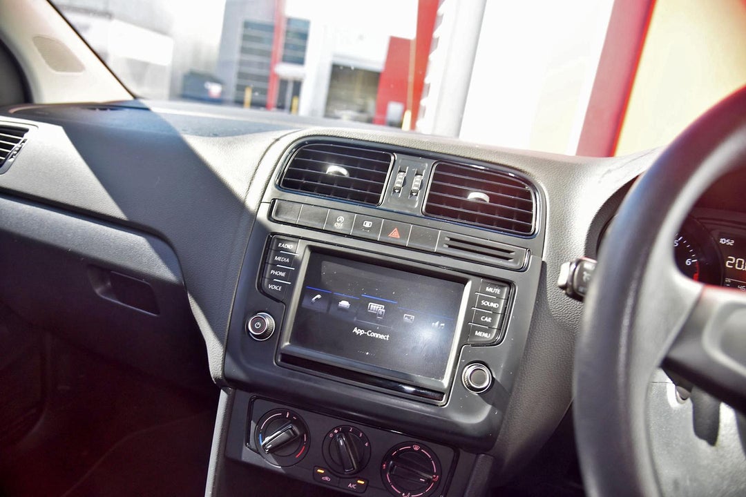 2017 Volkswagen Polo Trendline, Automatic, 55000 km, Photo 14