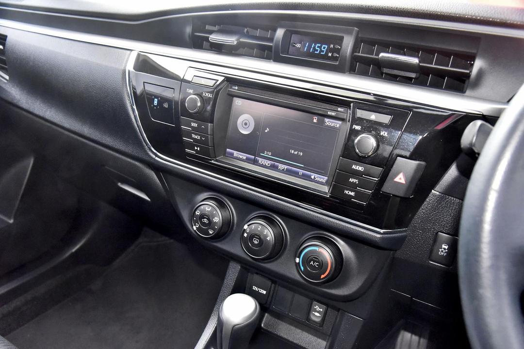 2014 Toyota Corolla Sx, Manual, 105244 km, Photo 16