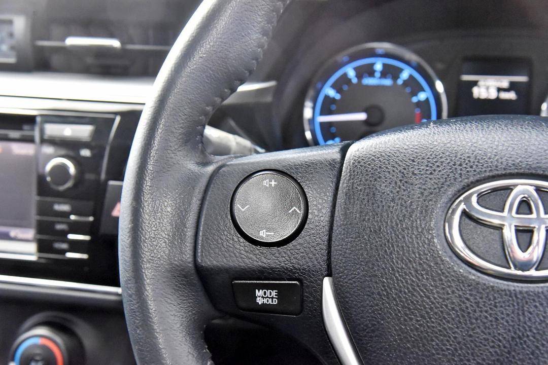 2014 Toyota Corolla Sx, Manual, 105244 km, Photo 11
