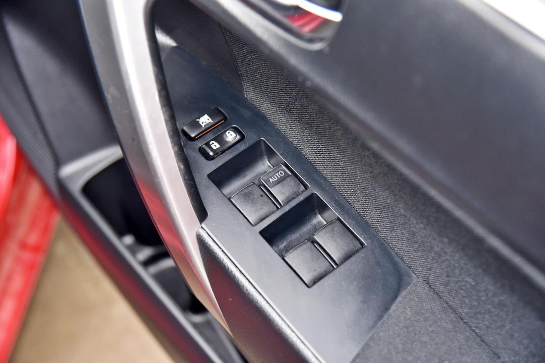 2014 Toyota Corolla Sx, Manual, 105244 km, Photo 17