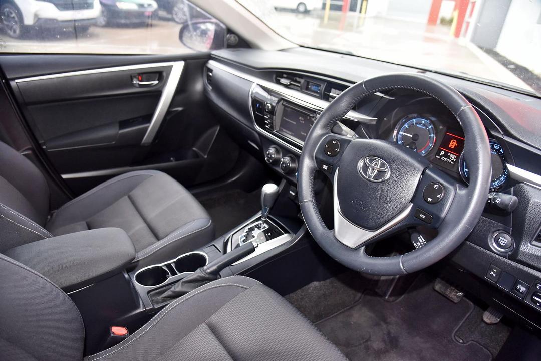 2014 Toyota Corolla Sx, Manual, 105244 km, Photo 9