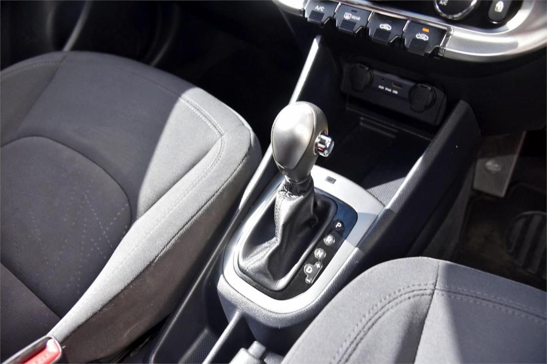 2017 Kia Rio S, Automatic, 31777 km, Photo 12