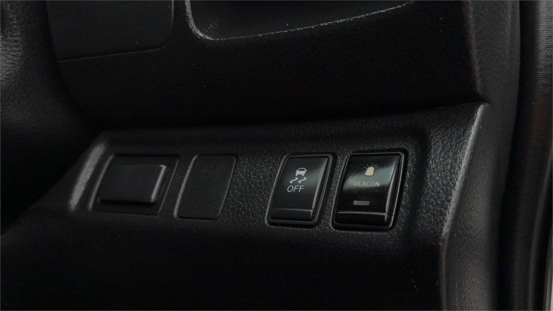 2018 Nissan Navara Rx, Manual, 200000 km, Photo 16