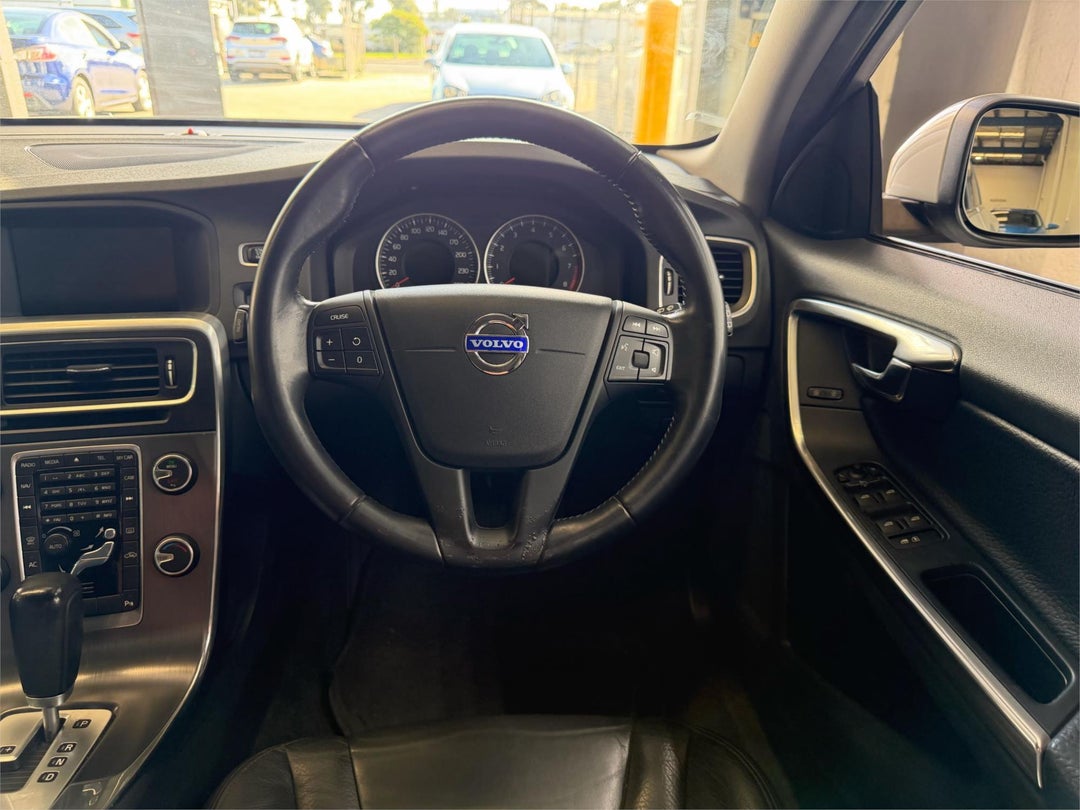 2011 Volvo V60 T5, Automatic, 130500 km, Photo 13