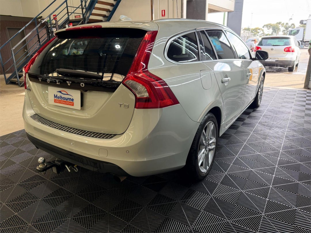 2011 Volvo V60 T5, Automatic, 130500 km, Photo 8