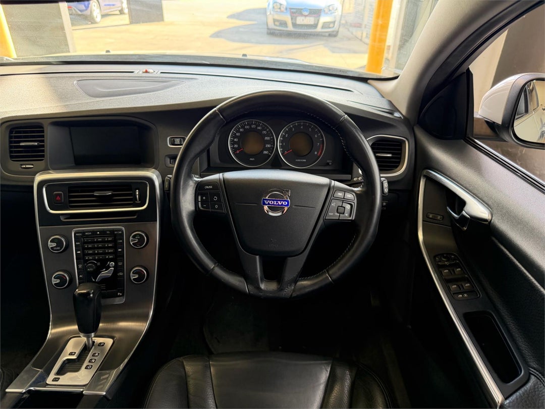 2011 Volvo V60 T5, Automatic, 130500 km, Photo 14