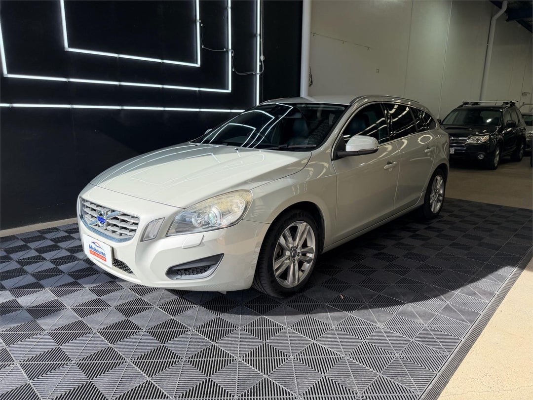 2011 Volvo V60 T5, Automatic, 130500 km, Photo 3