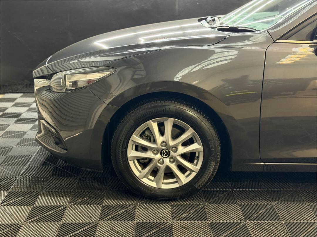 2017 Mazda Mazda3 Touring, Automatic, 44268 km, Photo 3