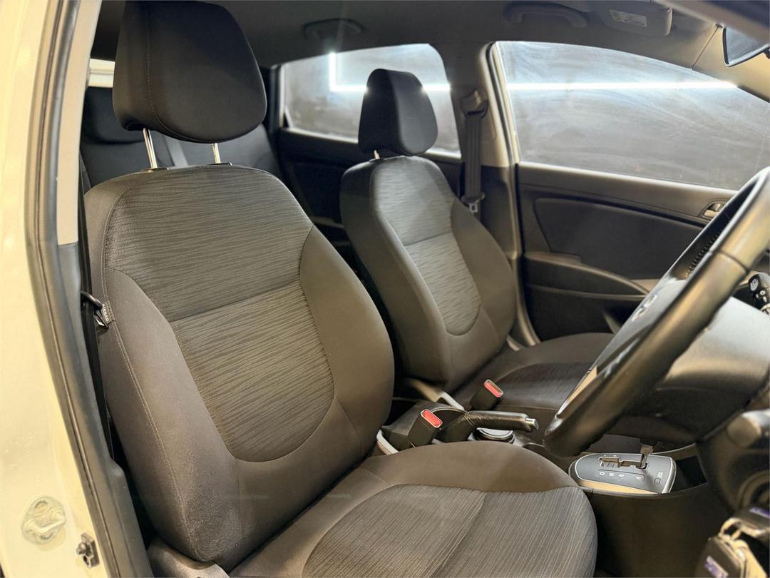 2019 Hyundai Accent Sport, Automatic, 14000 km, Photo 9