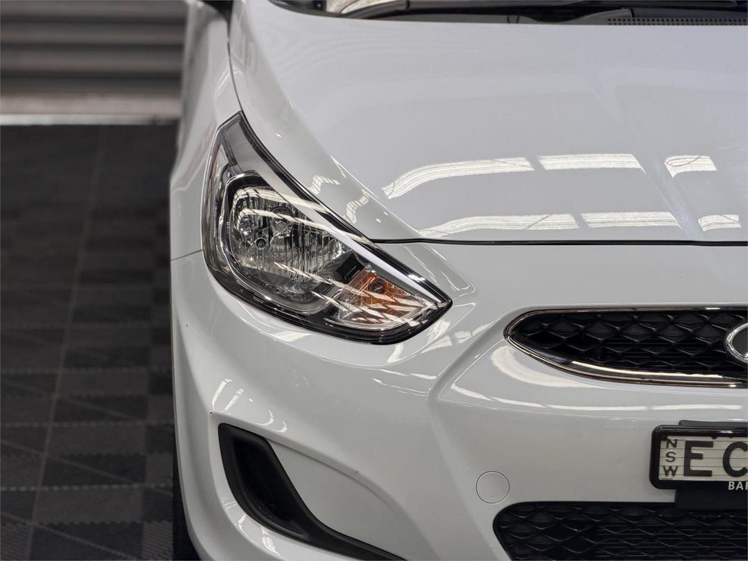 2019 Hyundai Accent Sport, Automatic, 14000 km, Photo 3