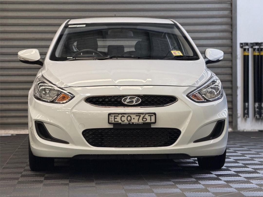 2019 Hyundai Accent Sport, Automatic, 14000 km, Photo 2