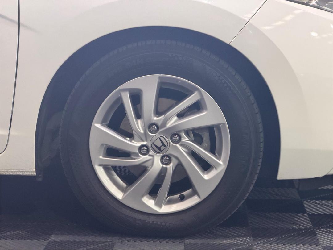 2016 Honda Jazz Limited Edition, Automatic, 30000 km, Photo 13