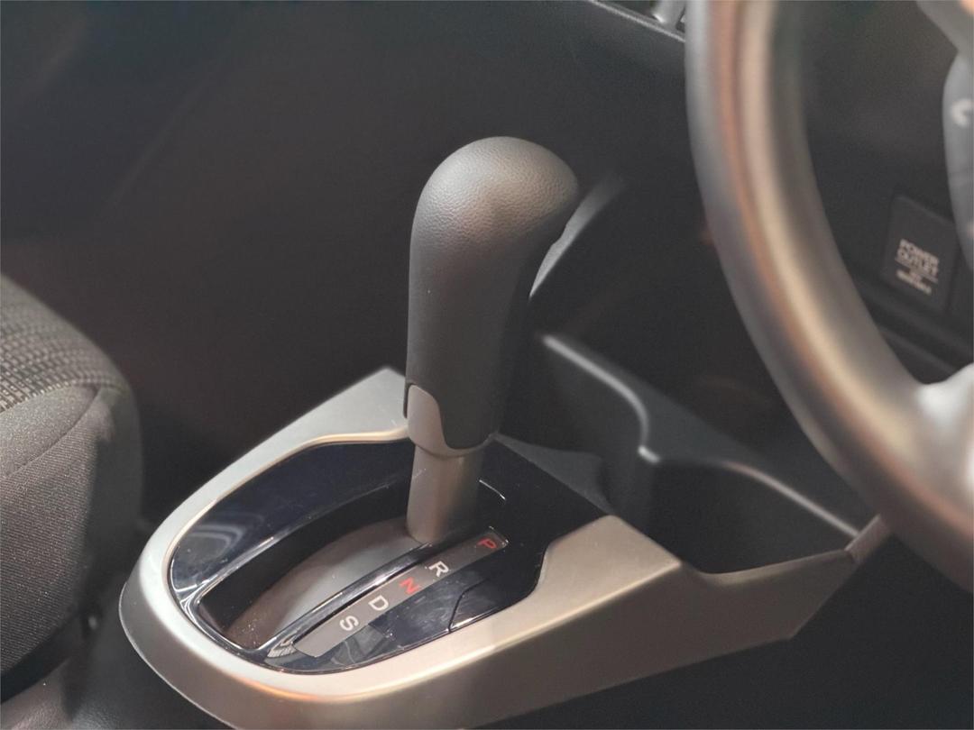 2016 Honda Jazz Limited Edition, Automatic, 30000 km, Photo 17