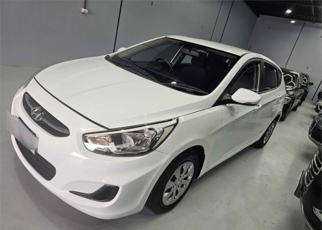 2015 Hyundai Accent Active, Automatic, 150645 km, Photo 2