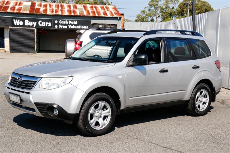 2010 Subaru Forester X, Automatic, 176261 km, Photo 2