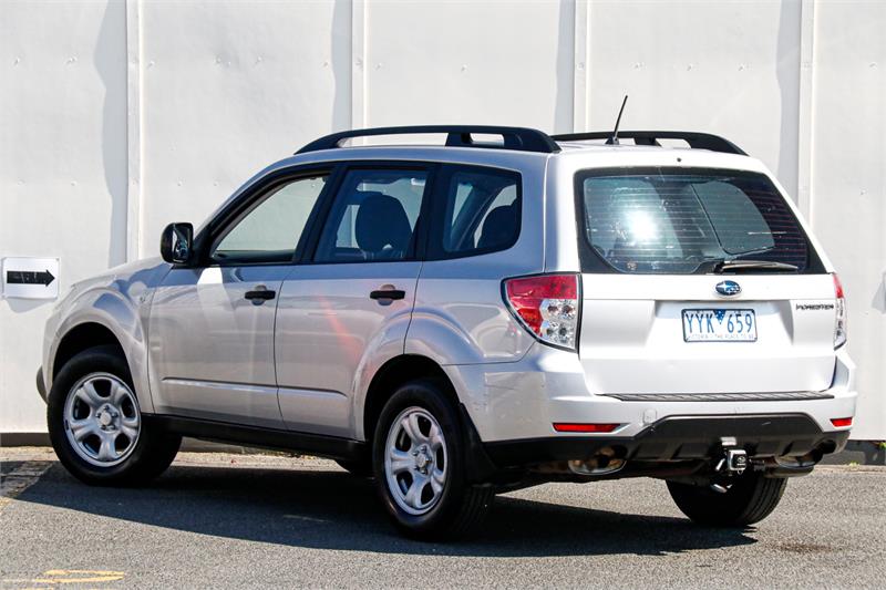 2010 Subaru Forester X, Automatic, 176261 km, Photo 3
