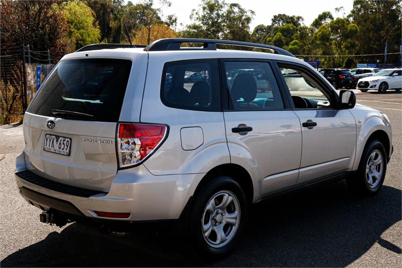 2010 Subaru Forester X, Automatic, 176261 km, Photo 4