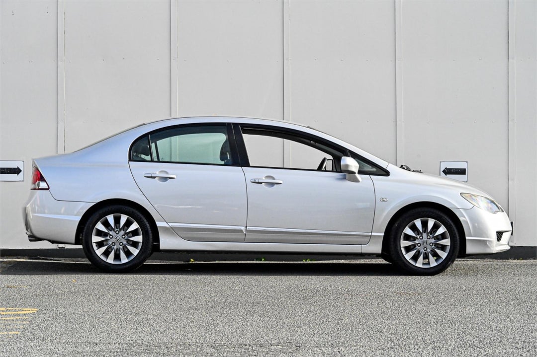 2010 Honda Civic Vti-l, Automatic, 82608 km, Photo 3