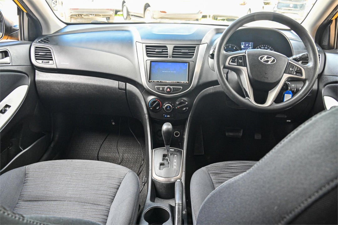 2014 Hyundai Accent Active, Automatic, 156702 km, Photo 6
