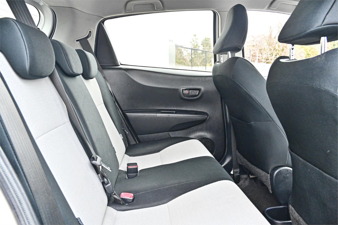 2012 Toyota Yaris Yr, Automatic, 127840 km, Photo 16