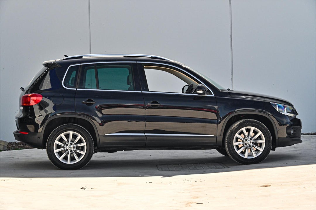 2011 Volkswagen Tiguan 155tsi, Automatic, 114366 km, Photo 3