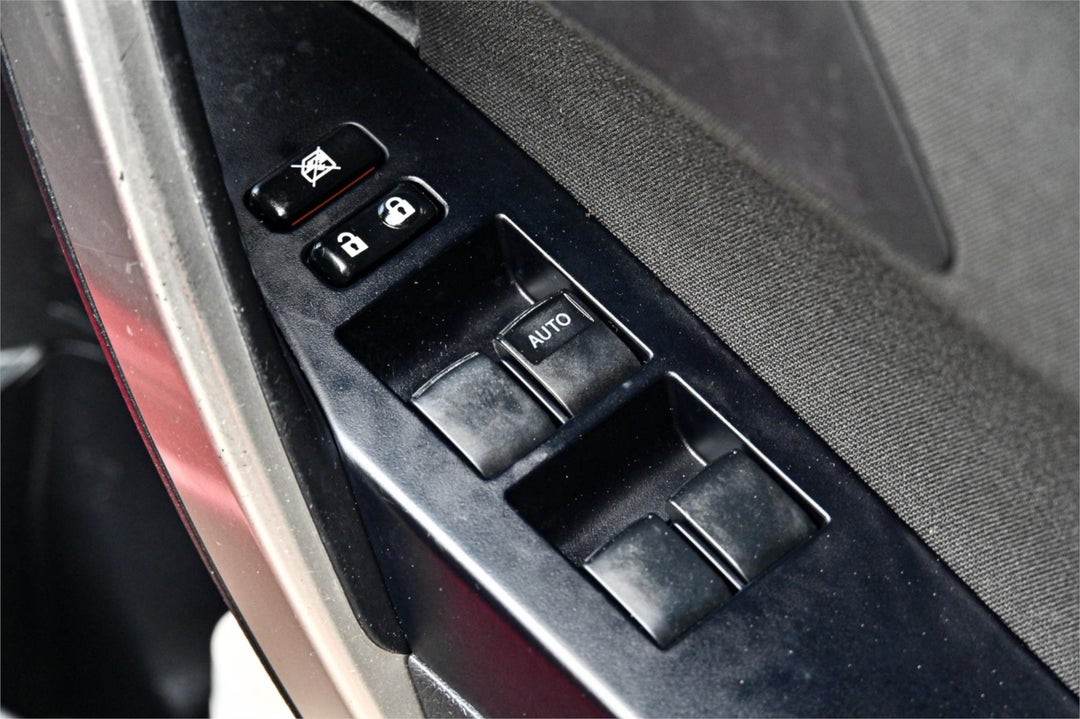 2013 Toyota Corolla Ascent Sport, Manual, 128356 km, Photo 17