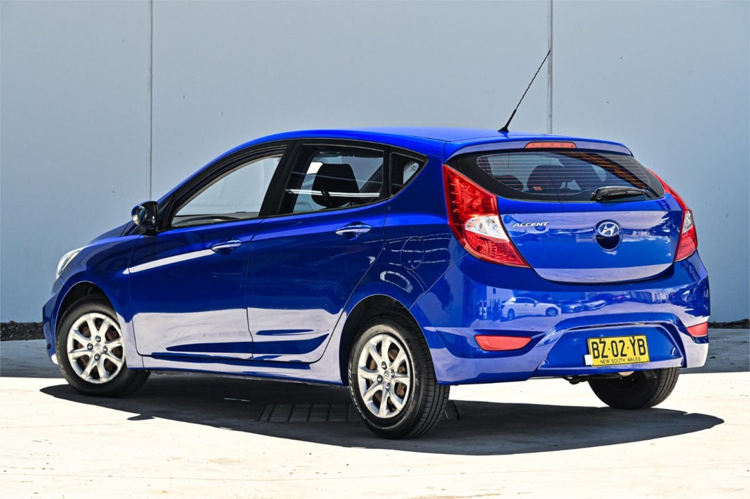 2014 Hyundai Accent Active, Automatic, 92068 km, Photo 2