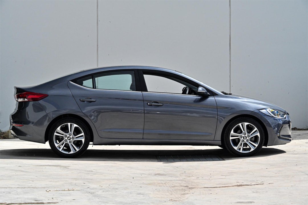 2018 Hyundai Elantra Elite, Automatic, 41658 km, Photo 3