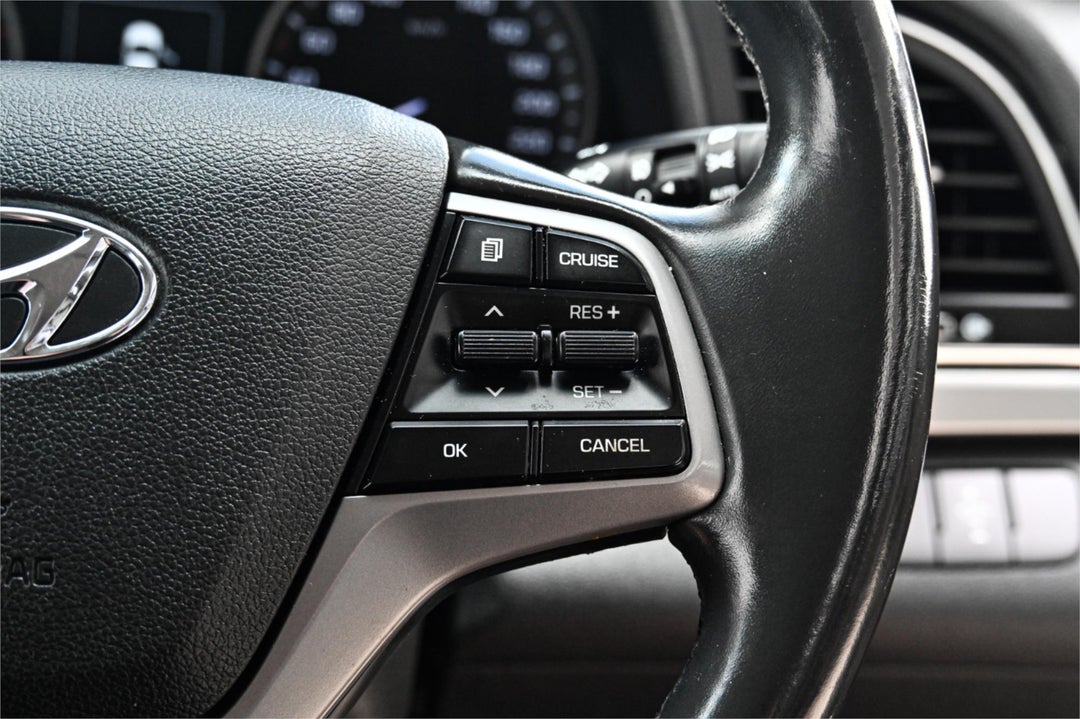 2018 Hyundai Elantra Elite, Automatic, 41658 km, Photo 11