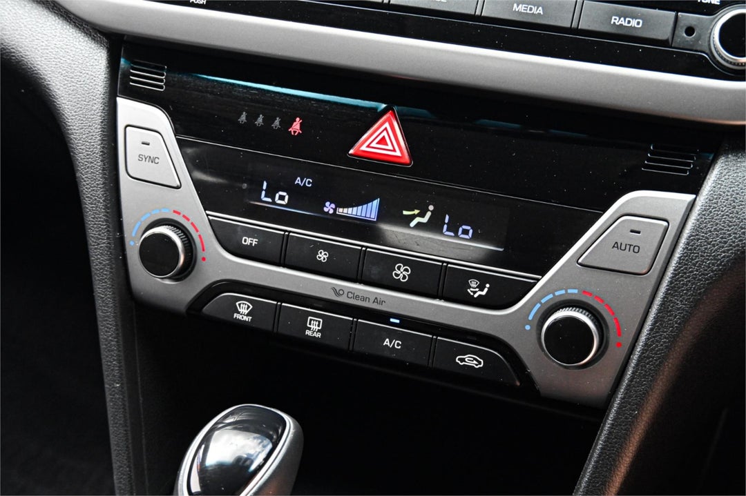2018 Hyundai Elantra Elite, Automatic, 41658 km, Photo 16
