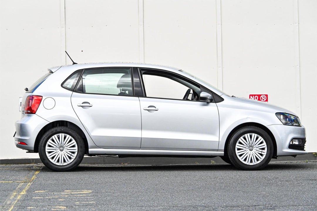 2015 Volkswagen Polo 66tsi Trendline, Manual, 117232 km, Photo 2