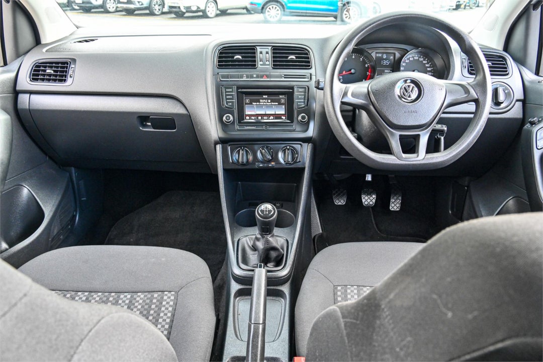 2015 Volkswagen Polo 66tsi Trendline, Manual, 117232 km, Photo 3