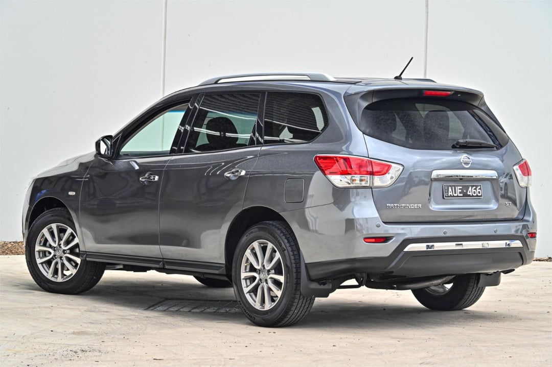 2015 Nissan Pathfinder St, Manual, 155597 km, Photo 2