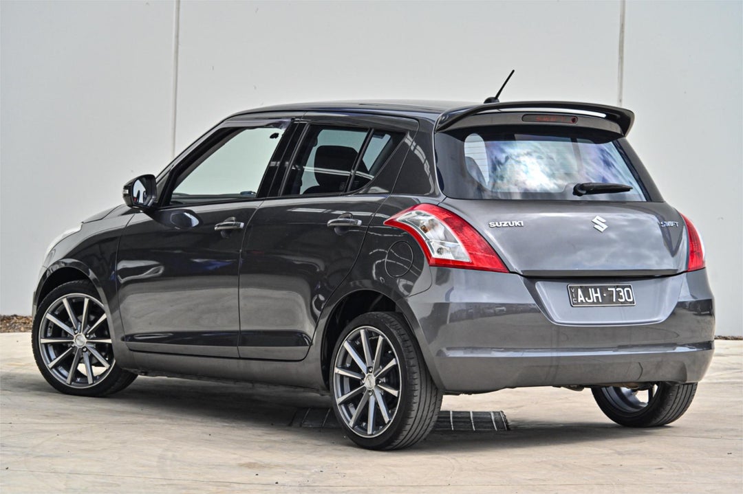 2016 Suzuki Swift Gl, Automatic, 132582 km, Photo 2