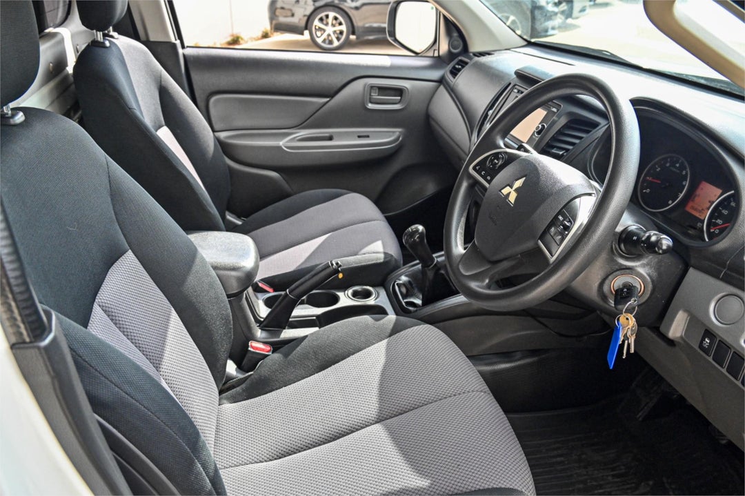 2017 Mitsubishi Triton Glx, Manual, 68267 km, Photo 8