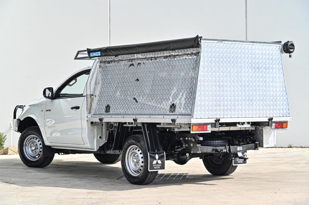 2017 Mitsubishi Triton Glx, Manual, 68267 km, Photo 2