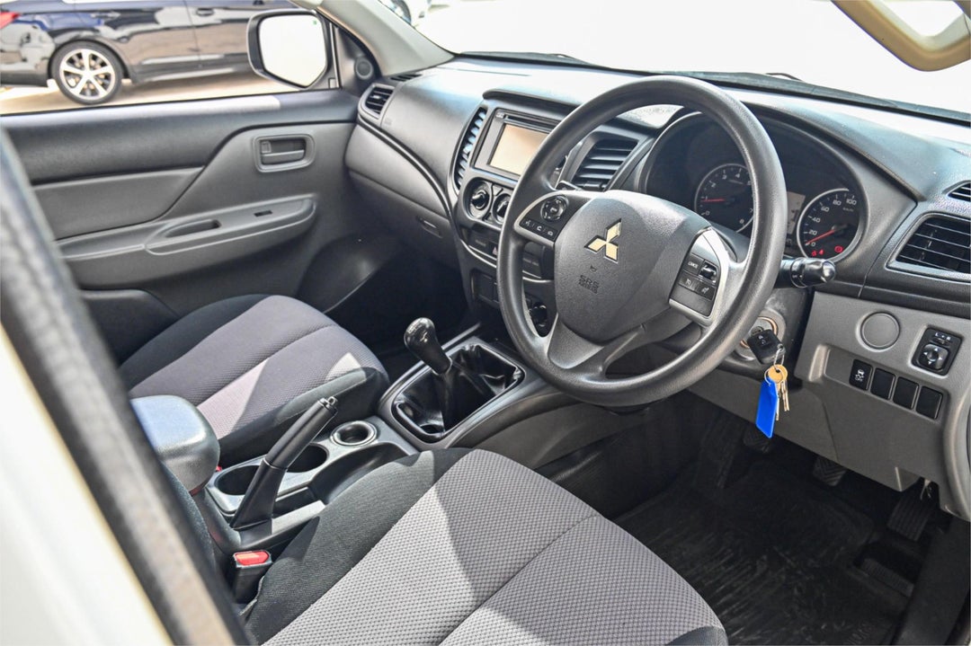 2017 Mitsubishi Triton Glx, Manual, 68267 km, Photo 7