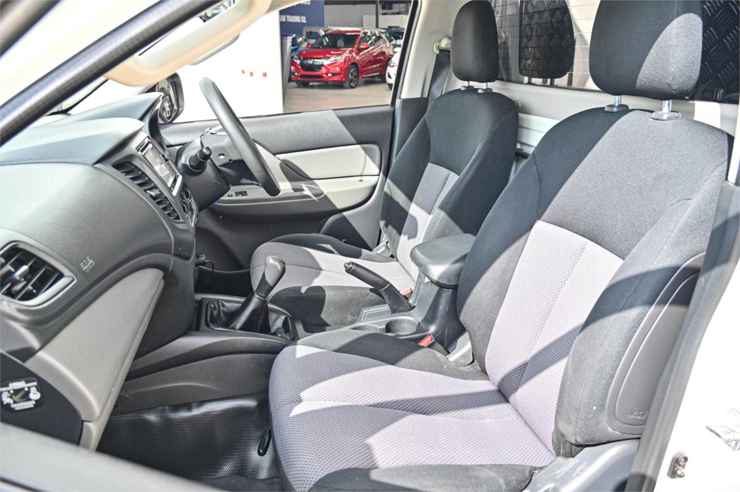 2017 Mitsubishi Triton Glx, Manual, 68267 km, Photo 9