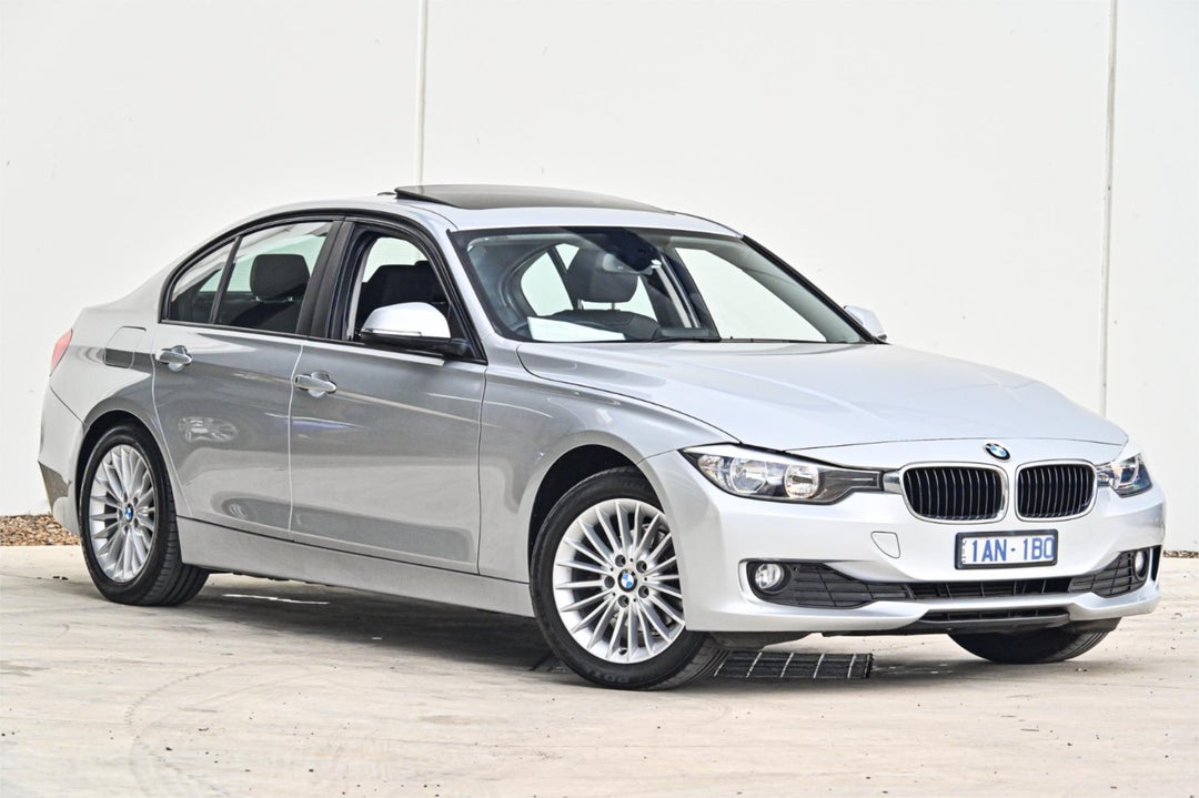 2013 BMW 3 Series 16i, Automatic, 45837 km, Photo 1