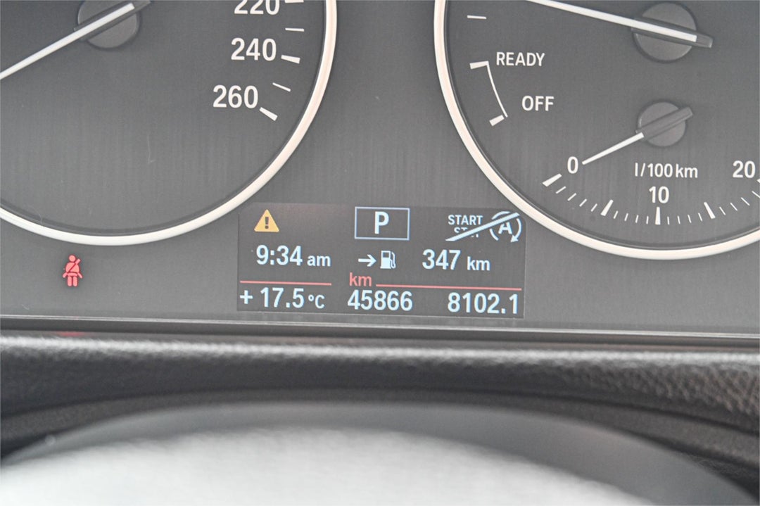 2013 BMW 3 Series 16i, Automatic, 45837 km, Photo 9