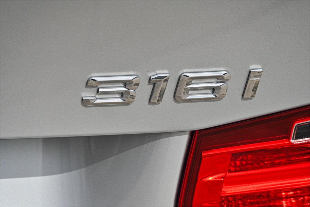 2013 BMW 3 Series 16i, Automatic, 45837 km, Photo 4