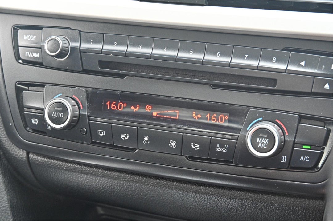 2013 BMW 3 Series 16i, Automatic, 45837 km, Photo 15