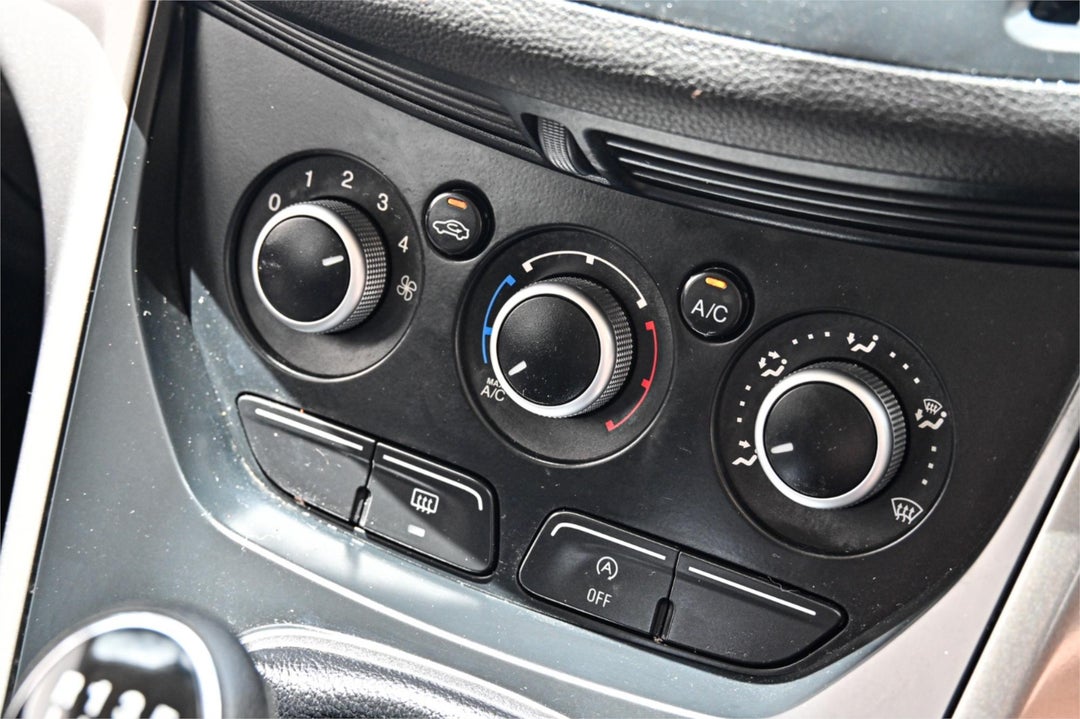 2013 Ford Kuga Ambiente, Manual, 111701 km, Photo 15