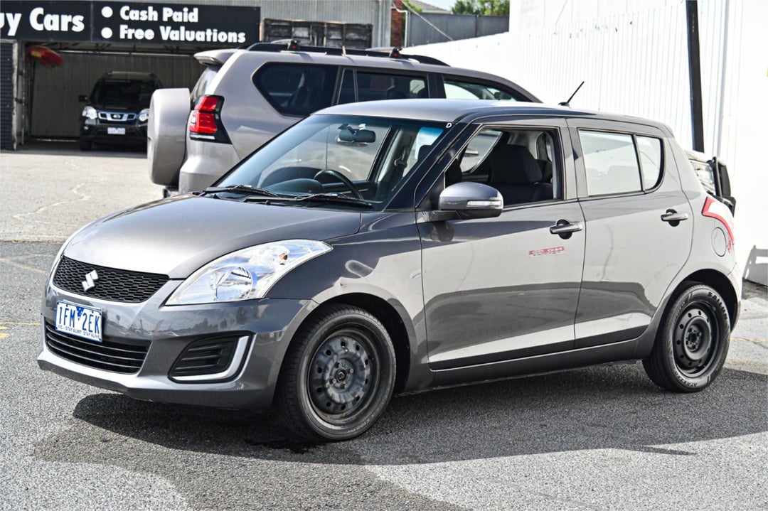 2015 Suzuki Swift Gl, Automatic, 128603 km, Photo 2