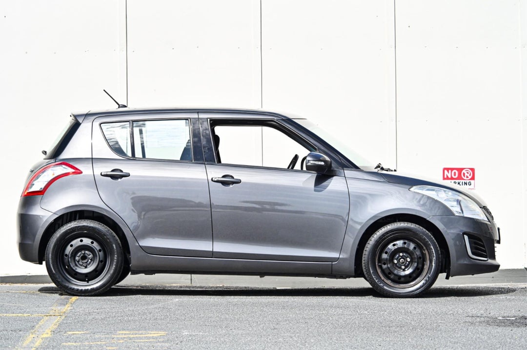 2015 Suzuki Swift Gl, Automatic, 128603 km, Photo 5