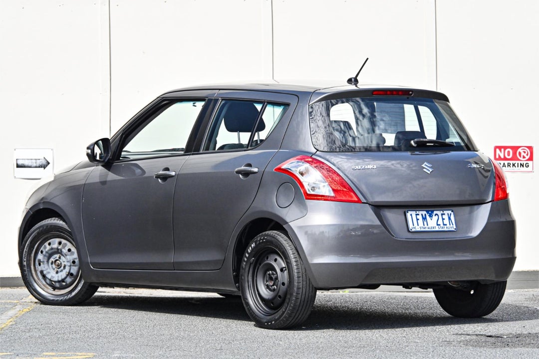 2015 Suzuki Swift Gl, Automatic, 128603 km, Photo 3