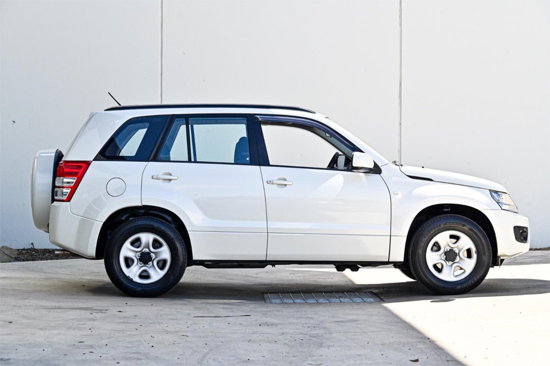 2012 Suzuki Grand Vitara Urban, Automatic, 77180 km, Photo 3